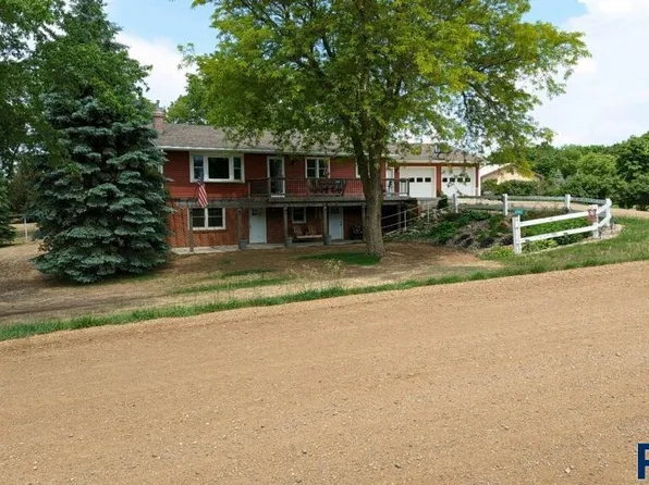 47802 274th St, Harrisburg, SD 57032