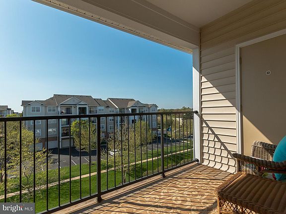 2nd image of 19622 Galway Bay Cir APT 401