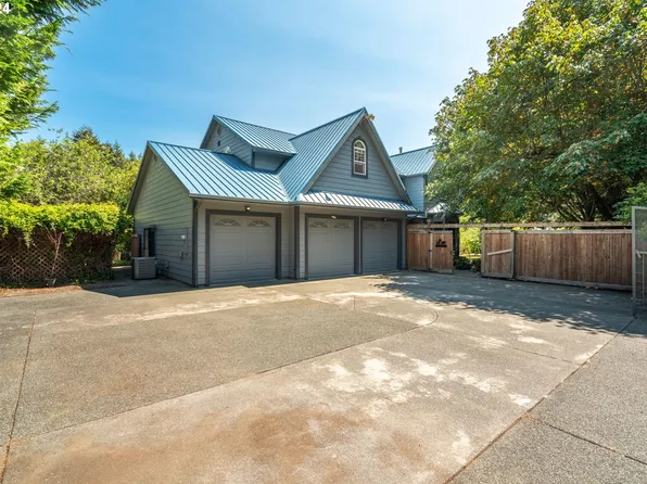 16919 Tule Rd, Brookings, OR 97415