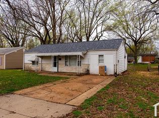 9721 Dennis Dr, Saint Louis, MO 63136