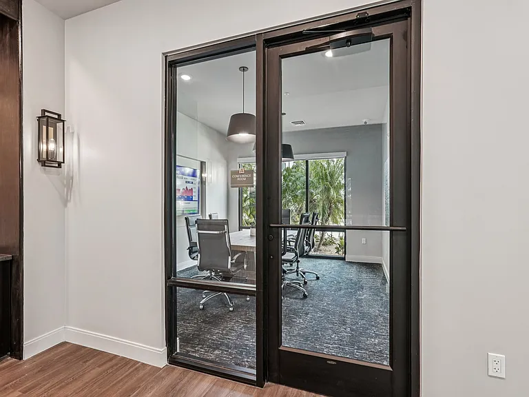 The Stadler Luxury Apartments — Photo 49