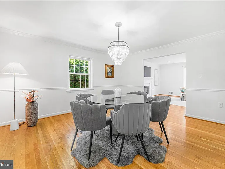 4025 N River St — Photo 11