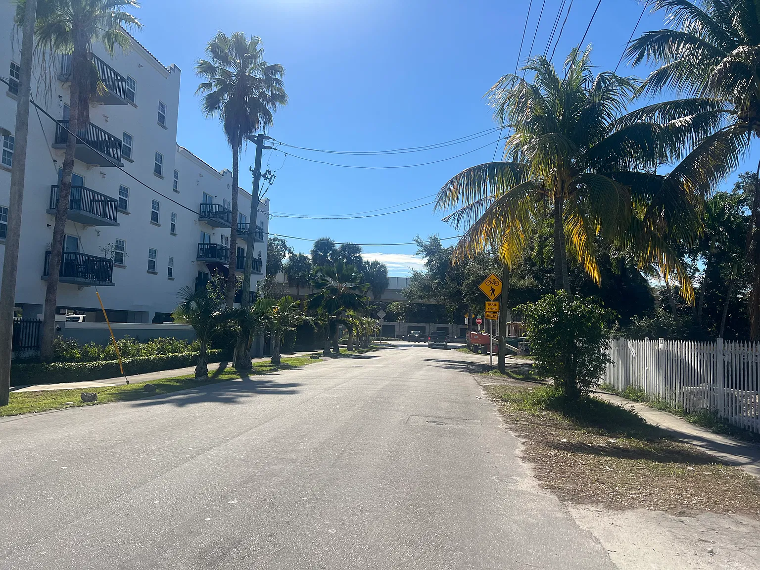 1 bed, 1.5 bath, 850 sqft, $2,100 — Photo 4