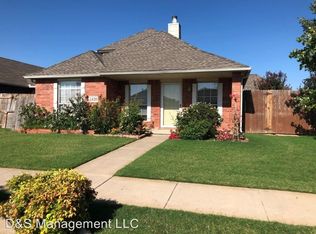 1425 SW 24th St, Moore, OK 73170