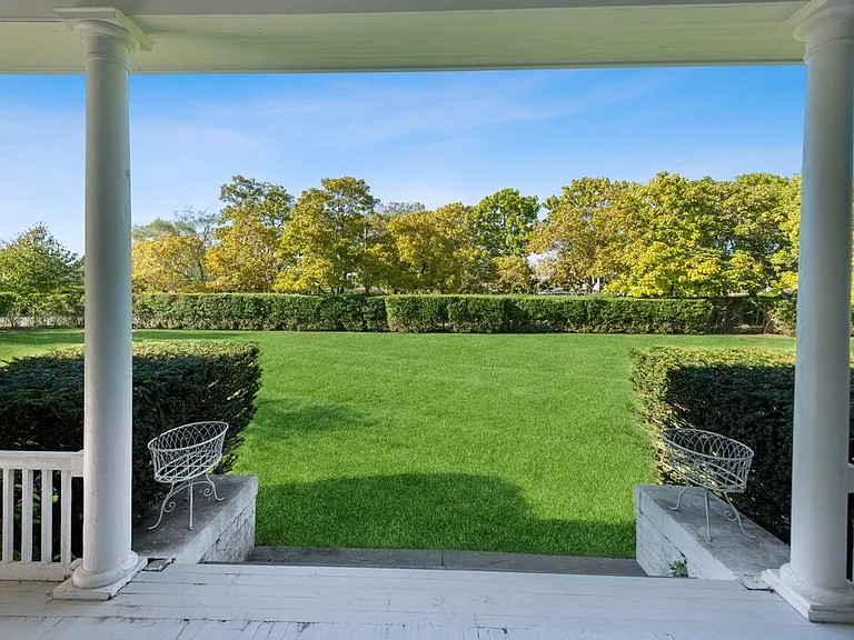 10 Post Ln — Photo 27