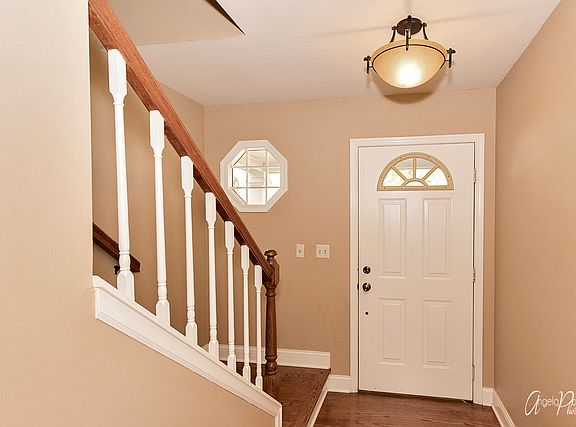 2nd image of 1303 Glengary Ct #M