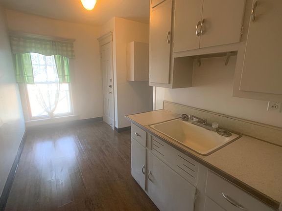 5th image of 528 N Grant St APT 3