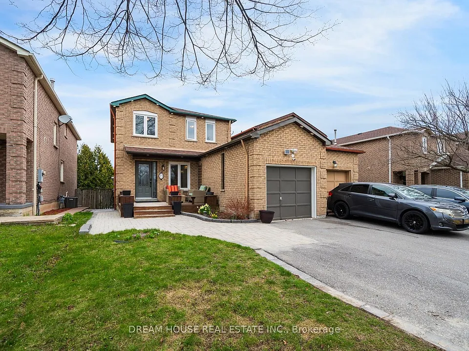 73 Hewitt Cres