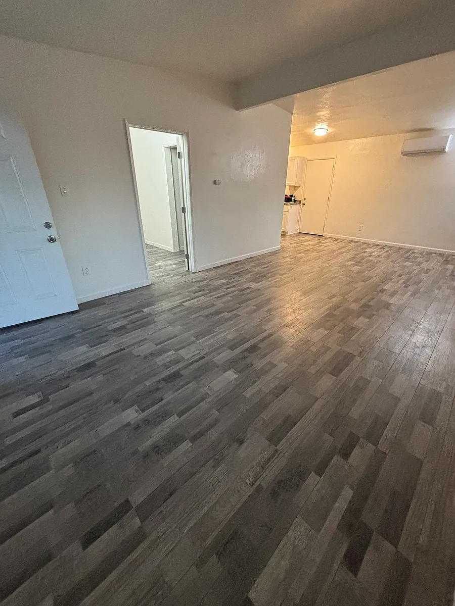 Building Photo - 465 W Ramona Dr
