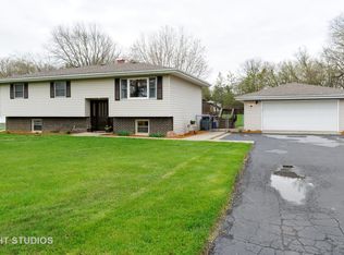 2211 N Ringwood Rd, McHenry, IL 60050