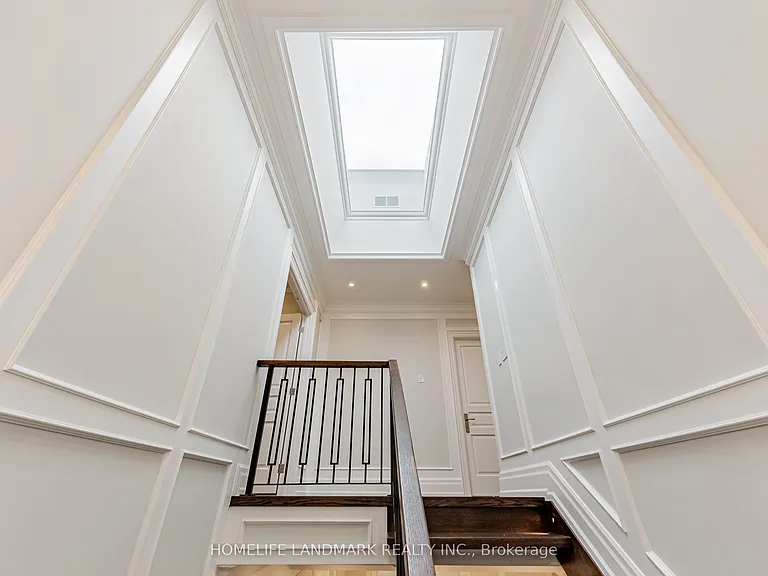 198 Empress Ave — Photo 16