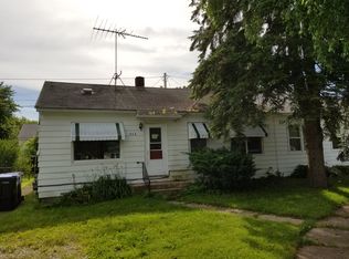 934 N 6th Pl, Sturgeon Bay, WI 54235