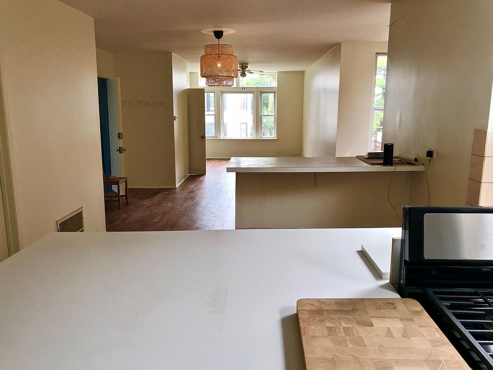 1st image of 2436 N Rockwell St #2