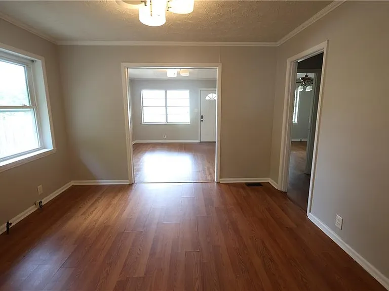 615 S Jefferson St SE — Photo 10