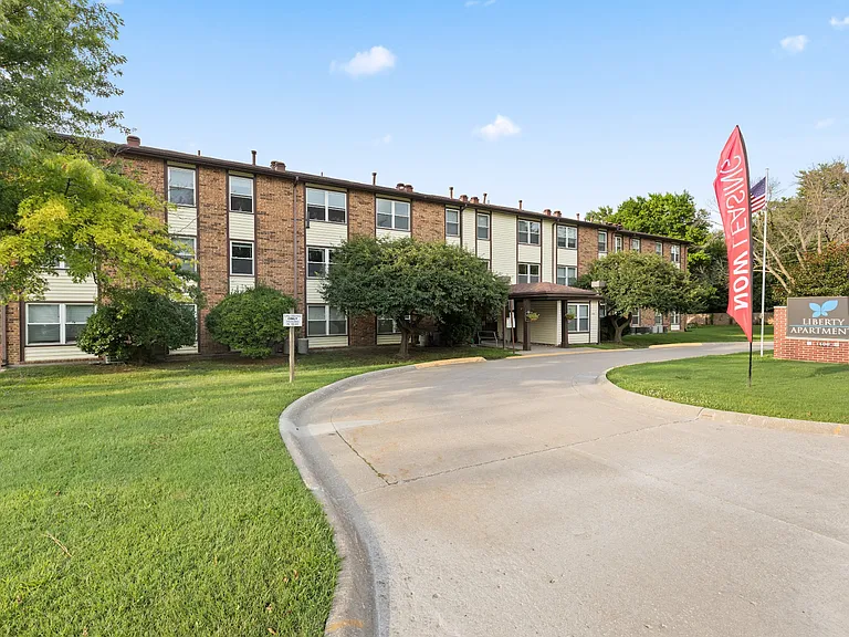 Liberty/Tambo Apartments — Photo 5