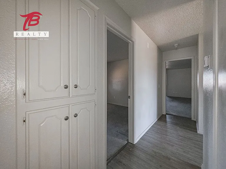 6811 Lyrewood Ln — Photo 44