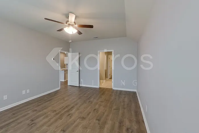122 Santiago Ct — Photo 13