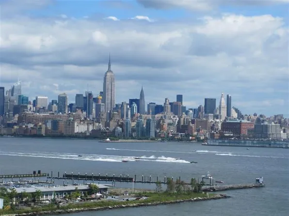 65 2nd St #2104, Jersey City, NJ 07302