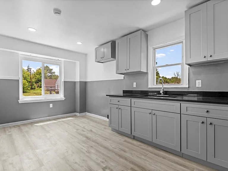 16039 Fairmount Dr — Photo 12