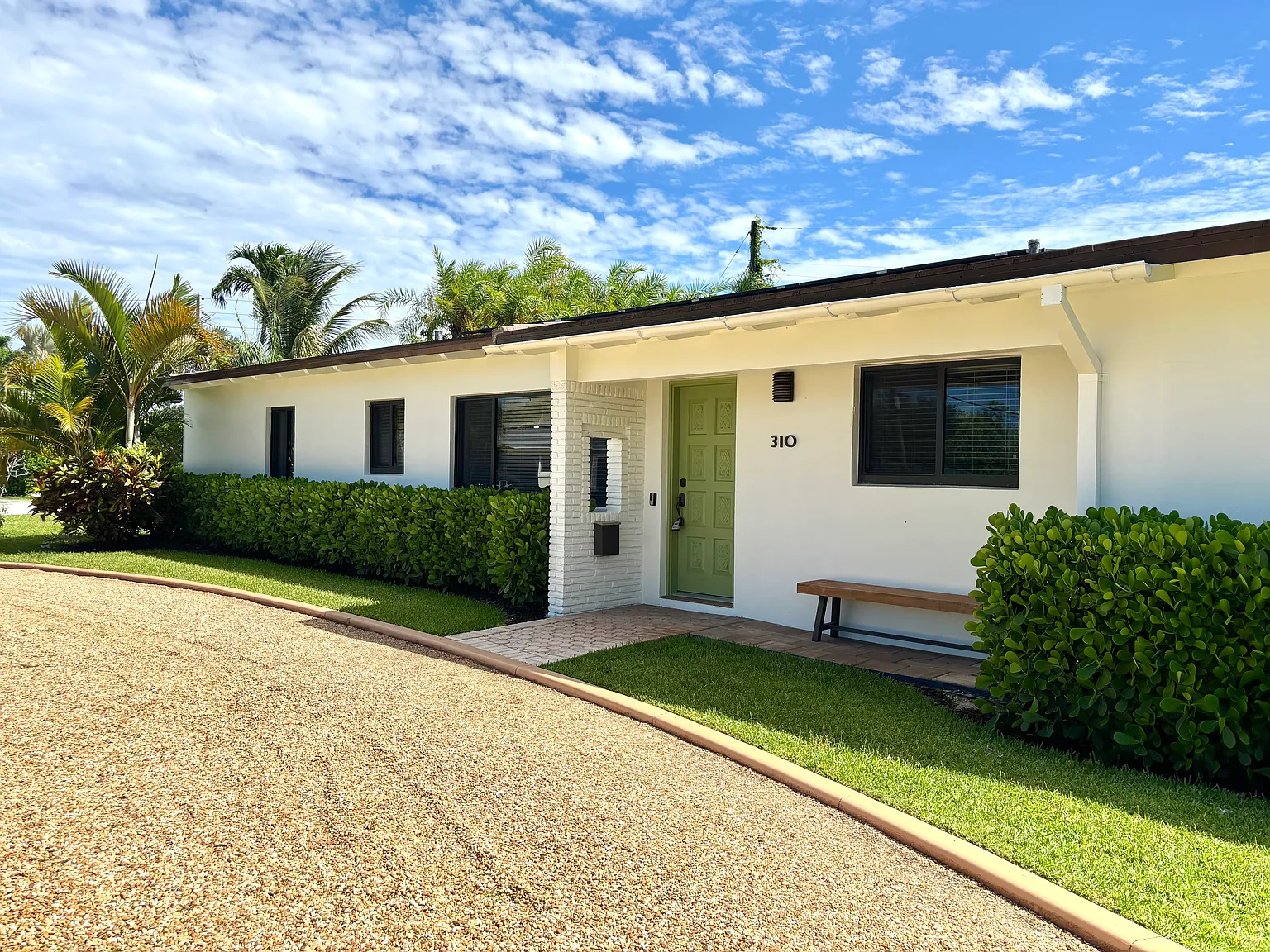 3 bed, 1414 sqft, $9,000 — Photo 2