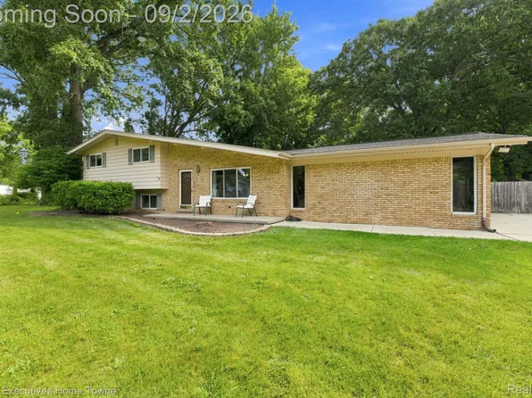 46500 Cypress St, Utica, MI 48315