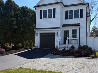 8 Dobbins St, Waltham, MA 02451