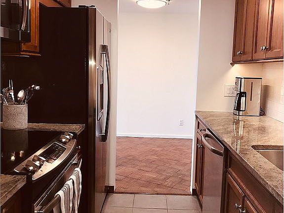 5th image of 111 Cherry Valley Ave APT 412