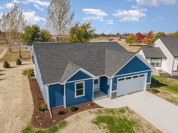 3rd image of 1077 Richland W