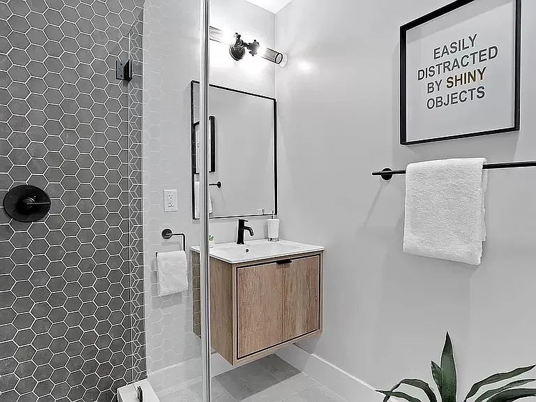 274 Duncan Ave #2 — Photo 18