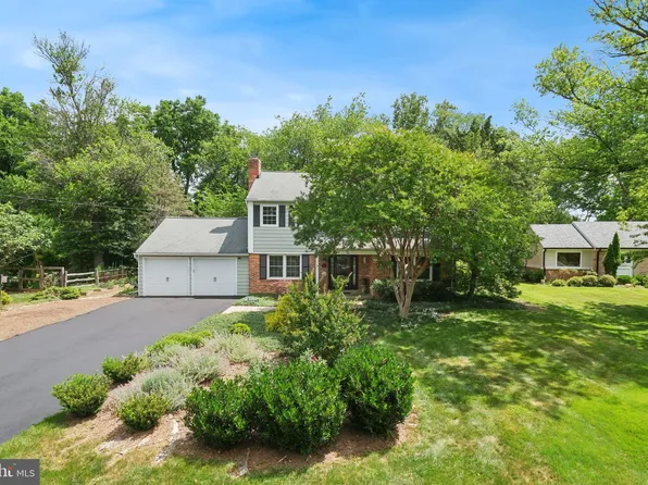 38 Orchard Way S, Potomac, MD 20854
