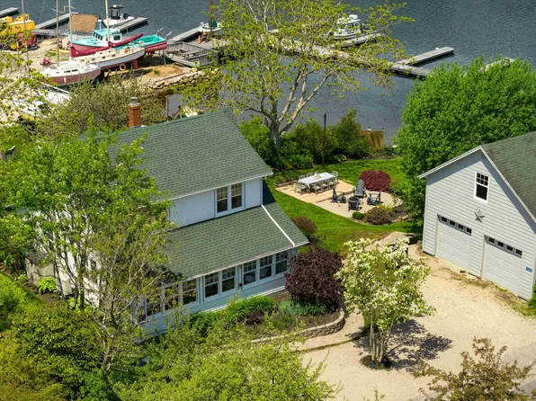 103 Granite St, Chester, NS B0J 1J0