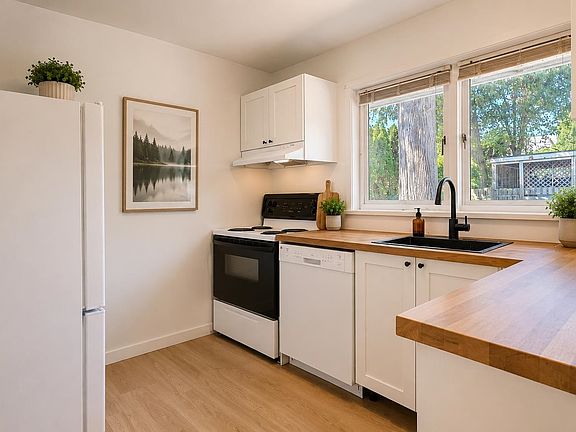 4th image of 234 W 23rd St