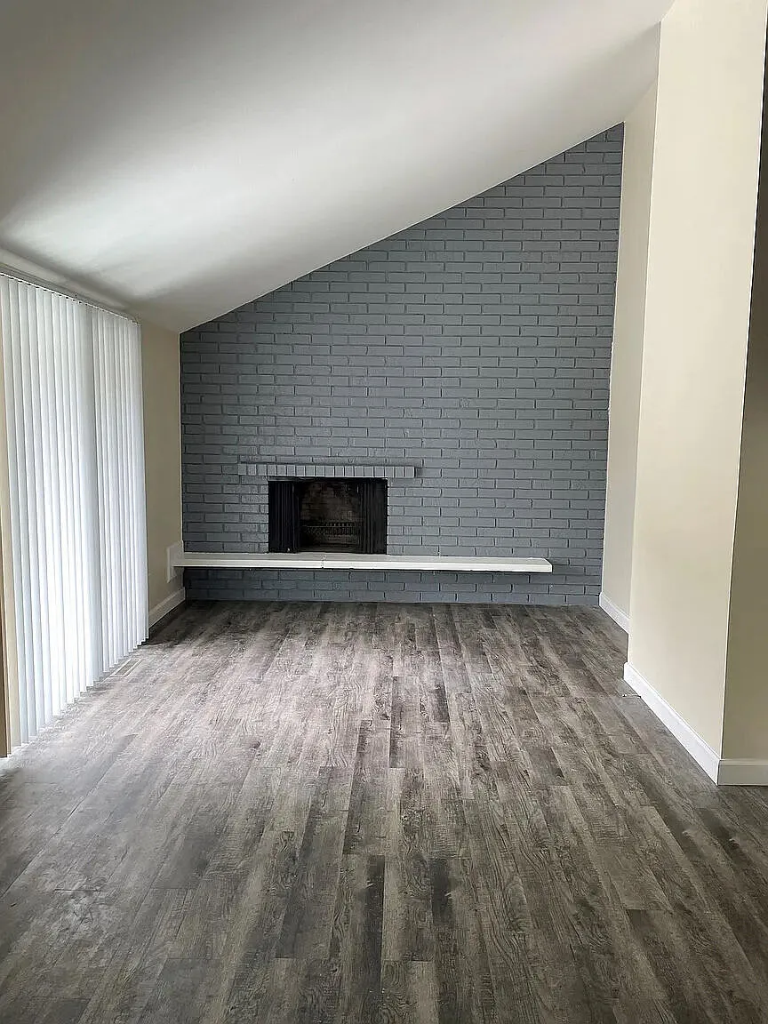 Crystal Lake Apartments — Photo 2