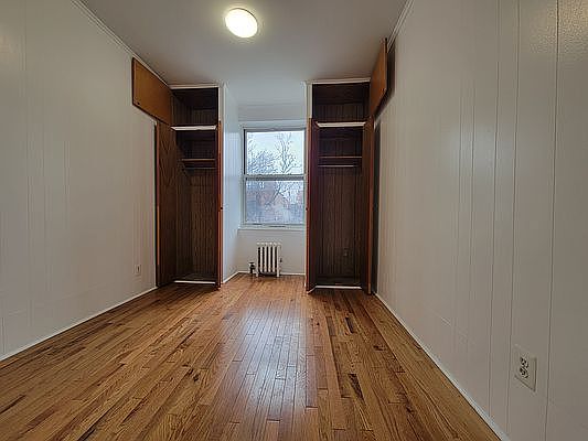 4th image of 37-35 Crescent St #20
