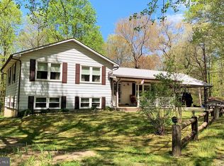 11000 Soldiers Rest Ln, Marshall, VA 20115