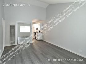 2382 Cedar Ave