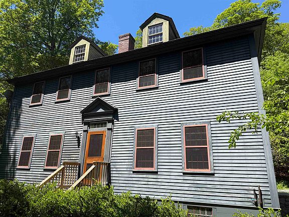 4th image of 800 Hubbard Hill
