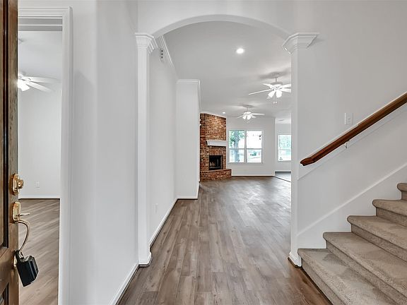 3rd image of 47 Presidio Rd