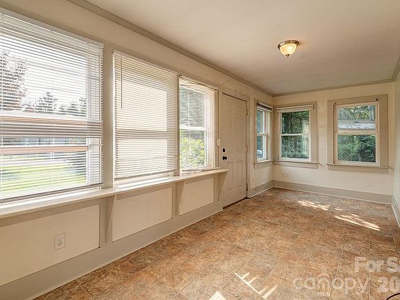 3rd image of 648 Lakeshore Dr