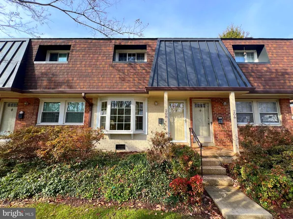 208 S Virginia Ave #76, Falls Church, VA 22046