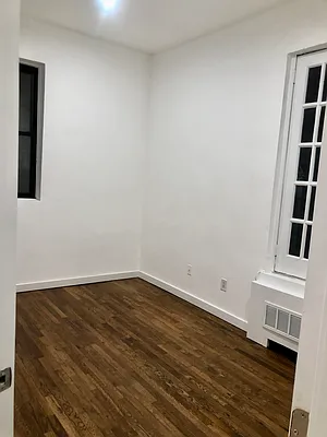 Rented by SP Brokerage Inc | media 22