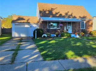 16 Birkdale Rd, Cheektowaga, NY 14225