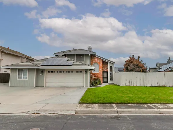 2038 Pontiac St, Oakdale, CA 95361