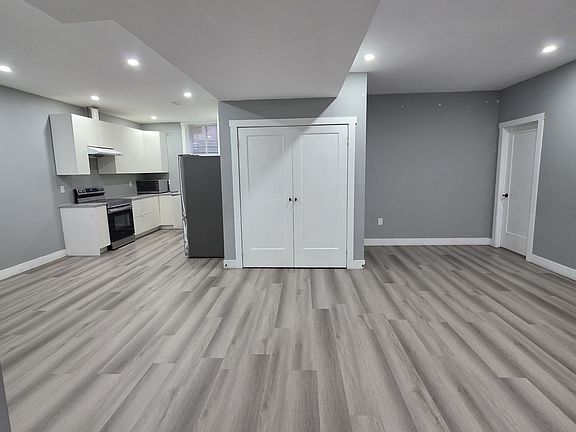 3rd image of 646 W 5th St
