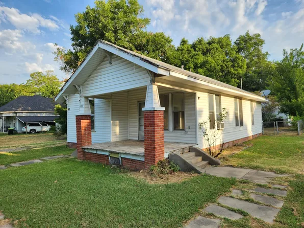 800 W 9th St, Ada, OK 74820