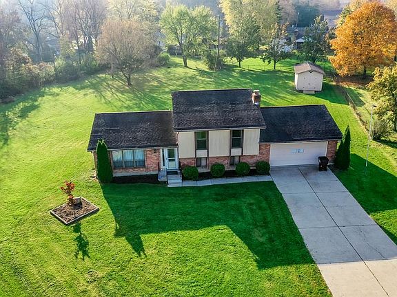 2nd image of 3899 Elenor Dr