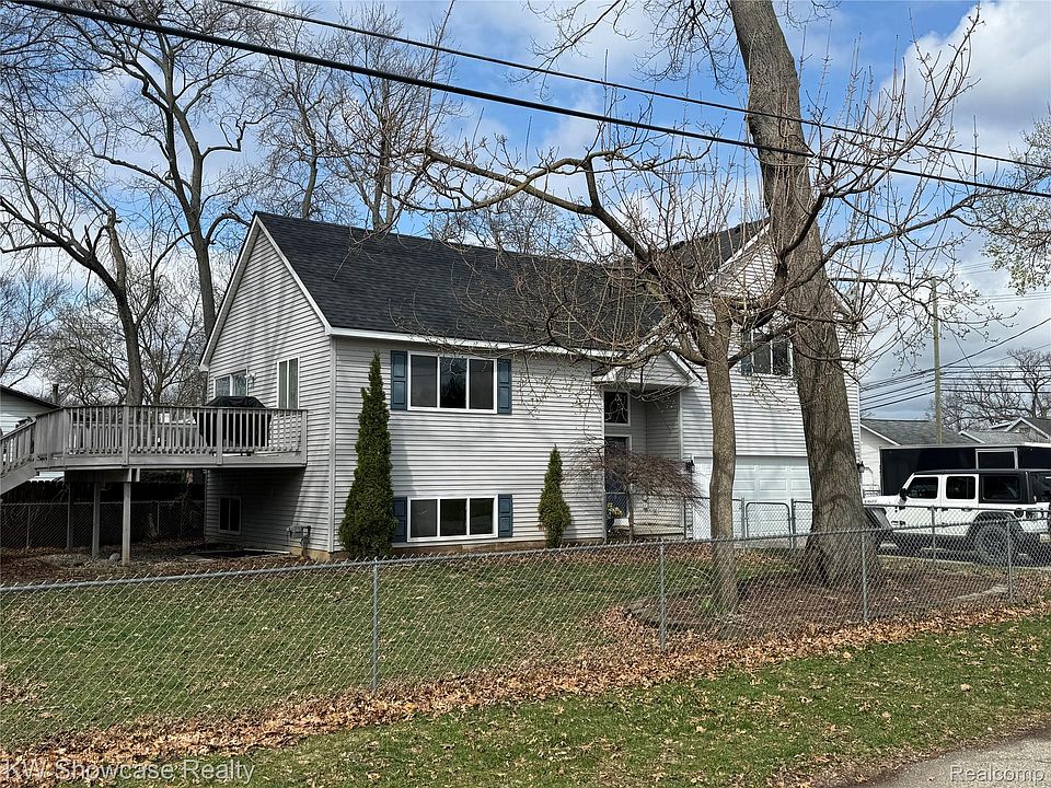 1st image of 2365 Hartford Ave