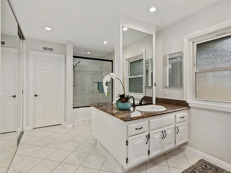 28682 Breckenridge Dr — Photo 24
