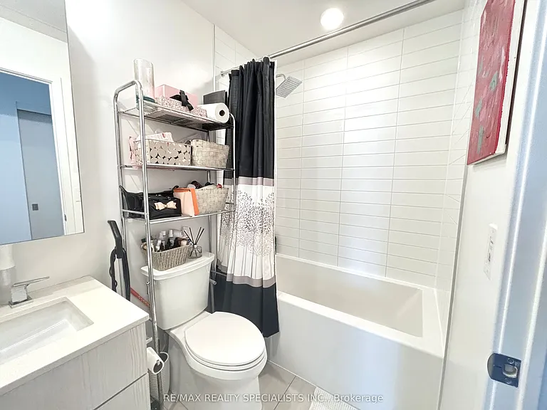 25 Richmond St E #3214 — Photo 5