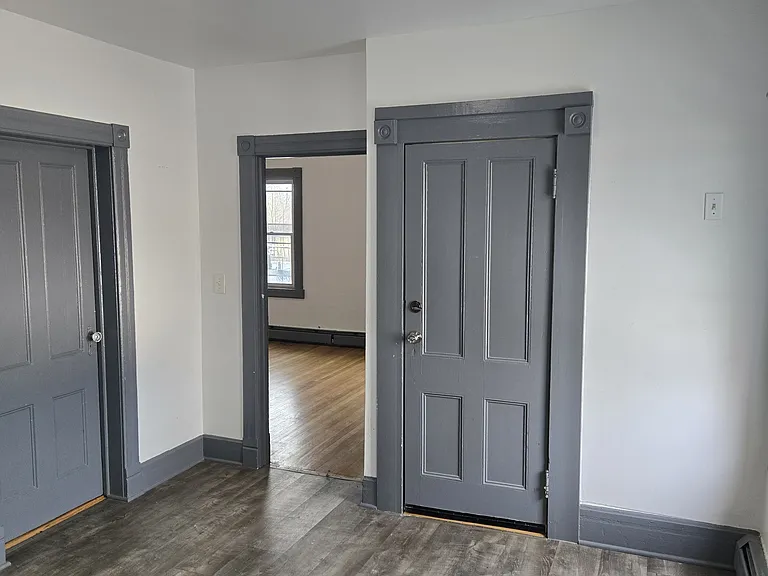 95 Catharine St #2 — Photo 10